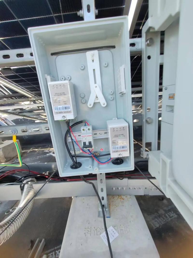 国家电网助力绿色能源发展 专业安装光伏电站逆变器及计量设备